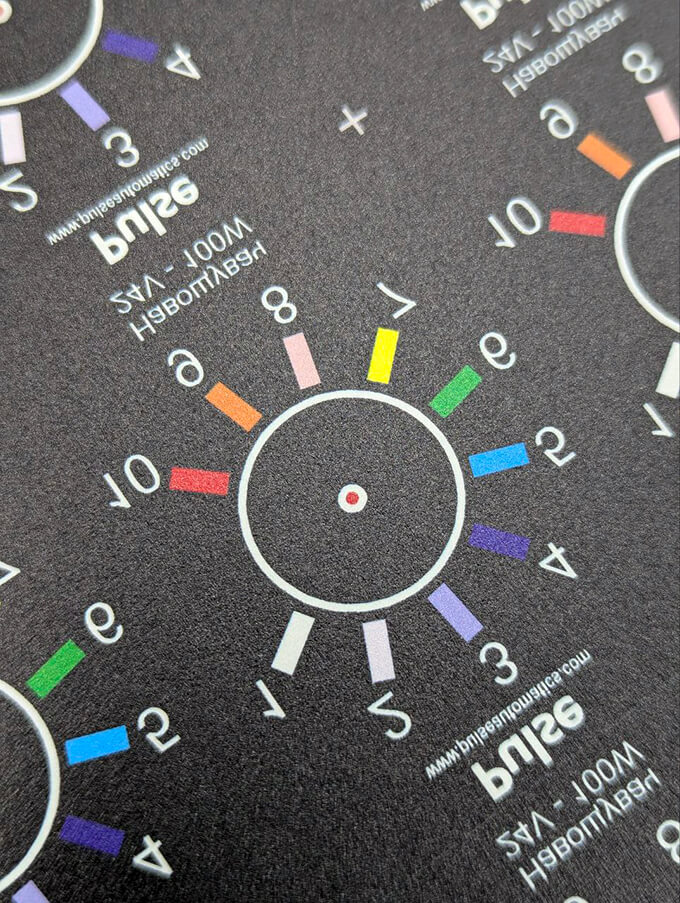 УФ печать (UV печать) по пластику